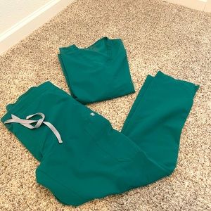 Figs scrubs set